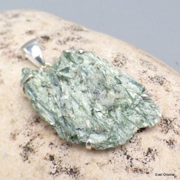 Gros pendentif Actinolite verte Smaragdite 