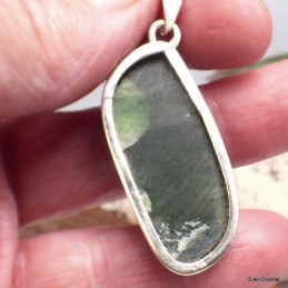 Pendentif en Jade Néphrite forme libre 