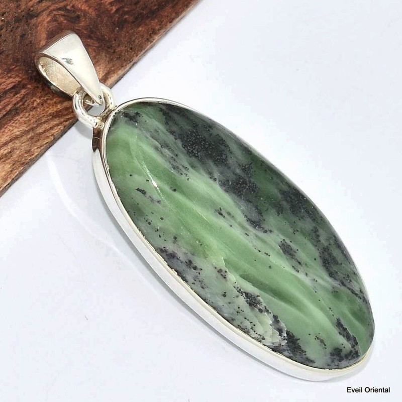 Gros pendentif oval allongé Kammérérite verte 