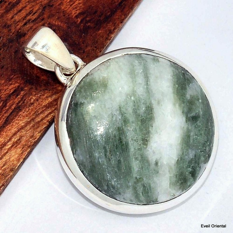 Pendentif rond Tourmaline verte sur quartz 