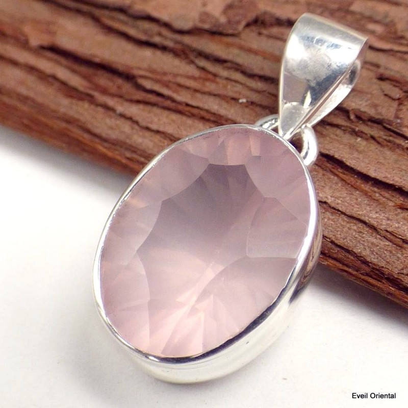 Pendentif Quartz rose facetté serti clos 