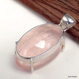 Pendentif oval Quartz rose serti griffes 