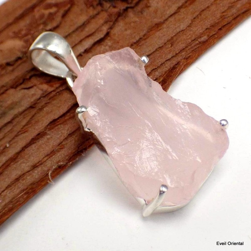 Pendentif Quartz rose brut serti griffes 