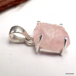 Pendentif en Quartz rose brut serti griffes 