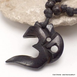 Collier tibétain sculpté main Om de yak noir Bijoux tibetains bouddhistes OM2