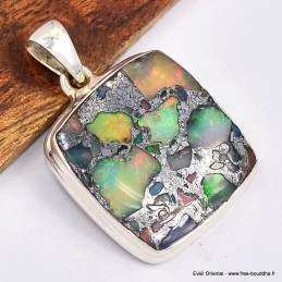 Pendentif carré Opale Ethiopienne sur Pyrite  