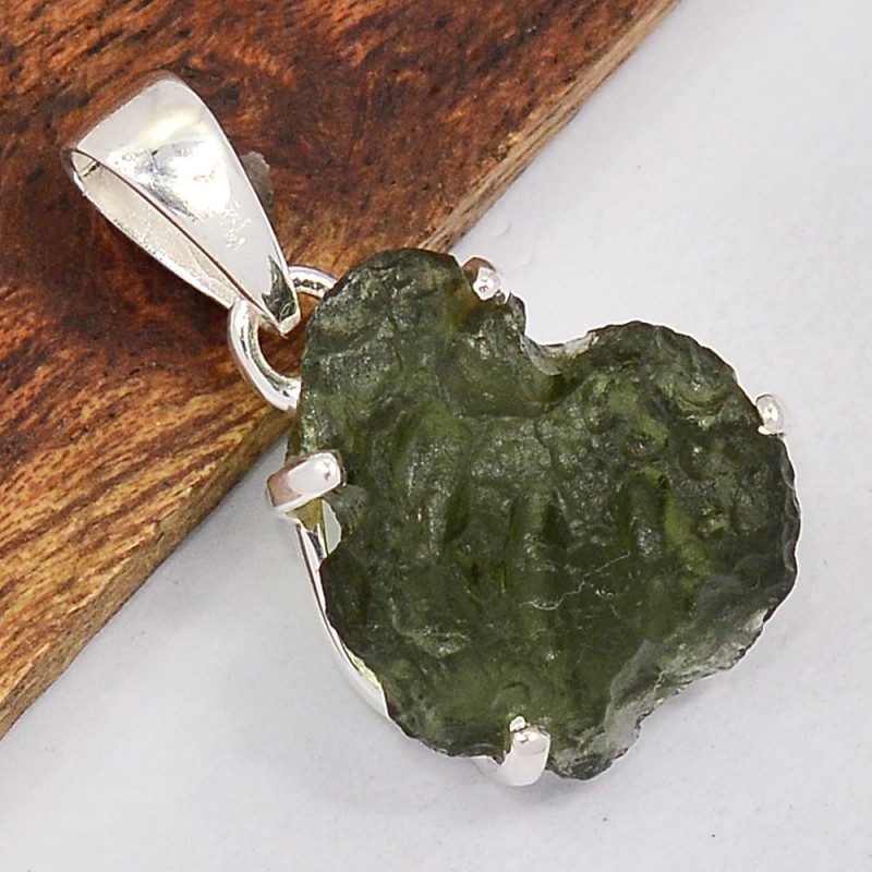 Pendentif authentique Moldavite serti griffes (1) Bijoux en Moldavite SK17.1