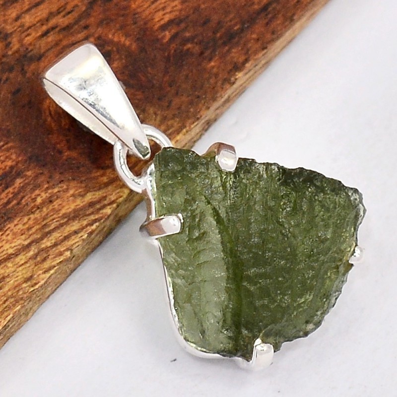 Pendentif Véritable Moldavite grade AAA Bijoux en Moldavite SK17.4