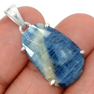 pendentif saphir naturel bleu