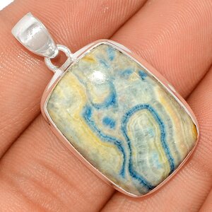 pendentif scheelite bleue pa