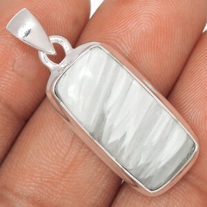 pendentif scolecite