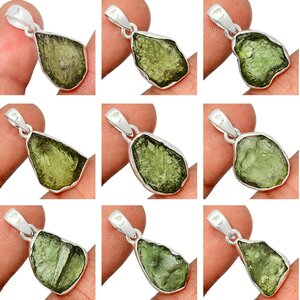 pendentifs en moldavite