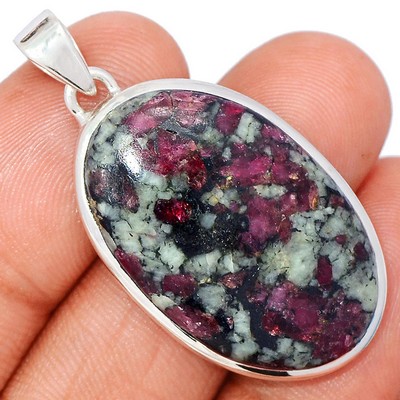 pendentif eudialyte