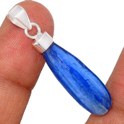 pendentif cyanite bleue